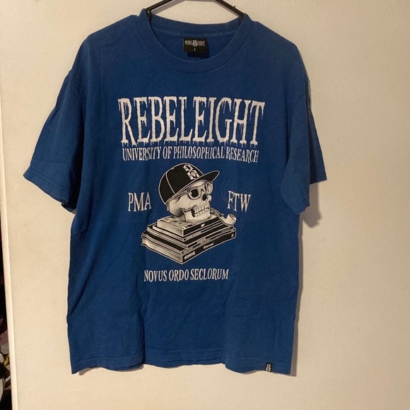 Rebel8 graphic tee - Picture 1 of 4